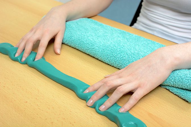 Ergotherapie mit Therapie-Knete Ergotherapie mit Therapie-Knete